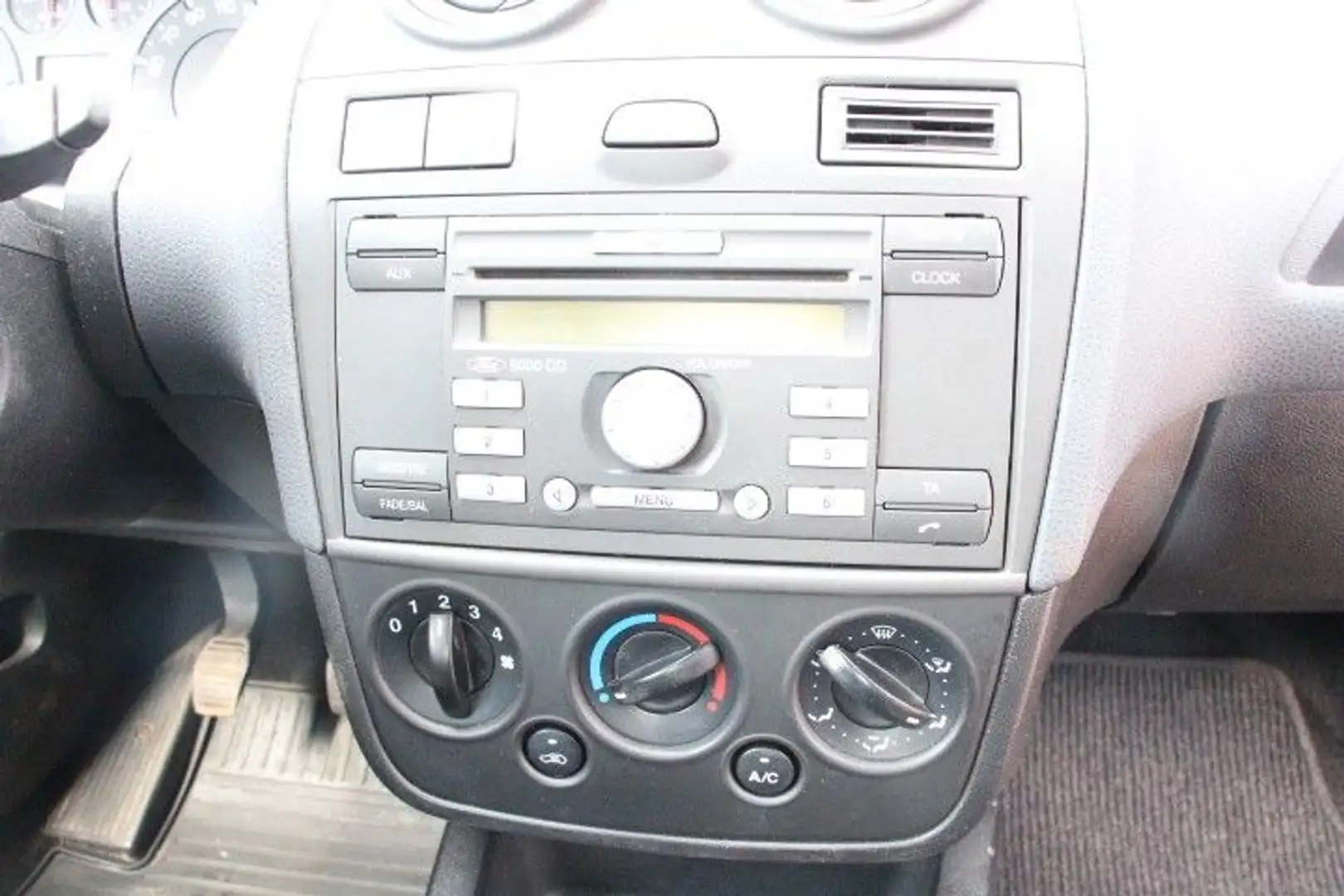 Vehicle image, number 15