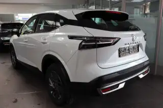 Vehicle image thumbnail, number 6