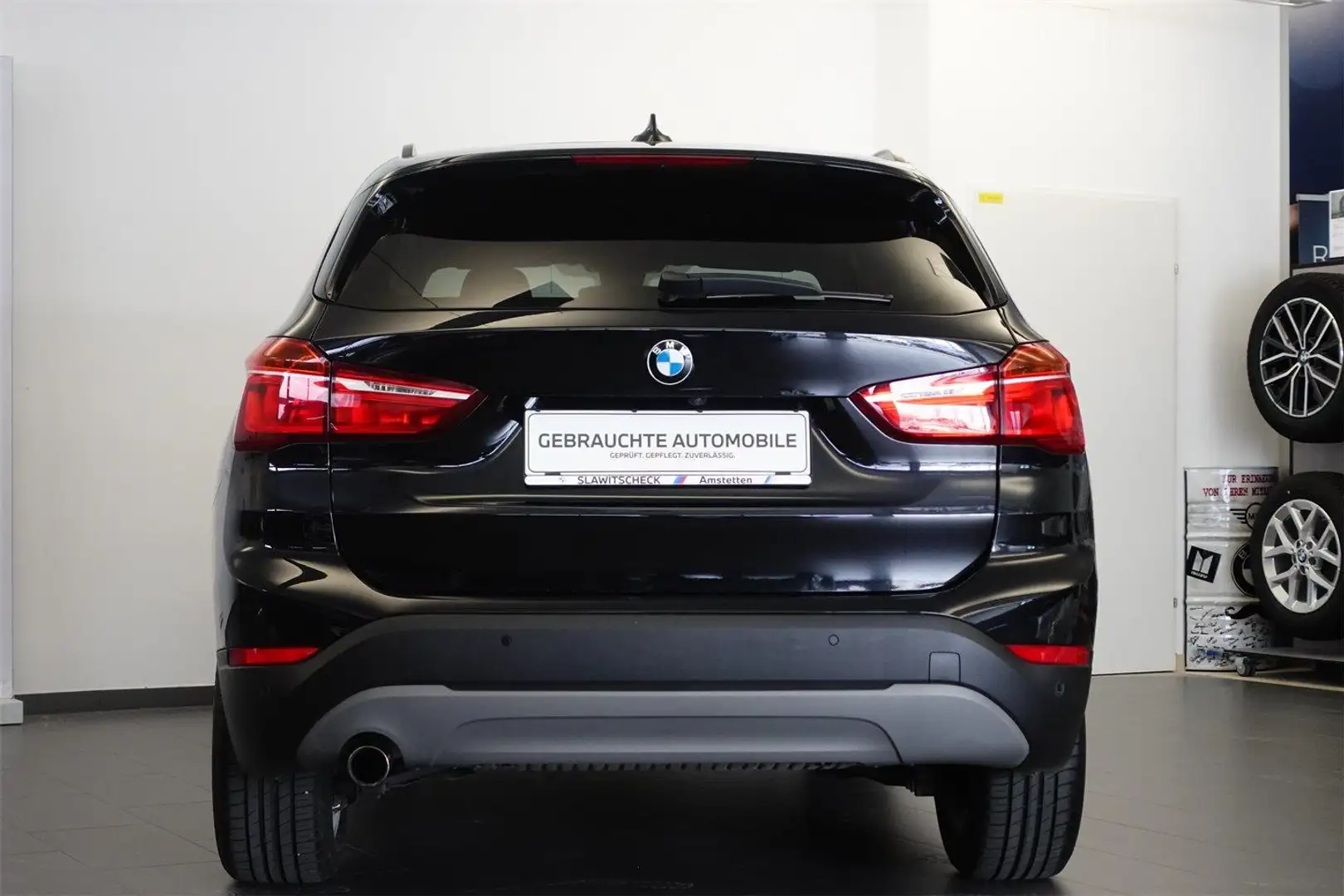Vehicle image, number 4