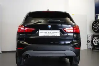 Vehicle image thumbnail, number 4
