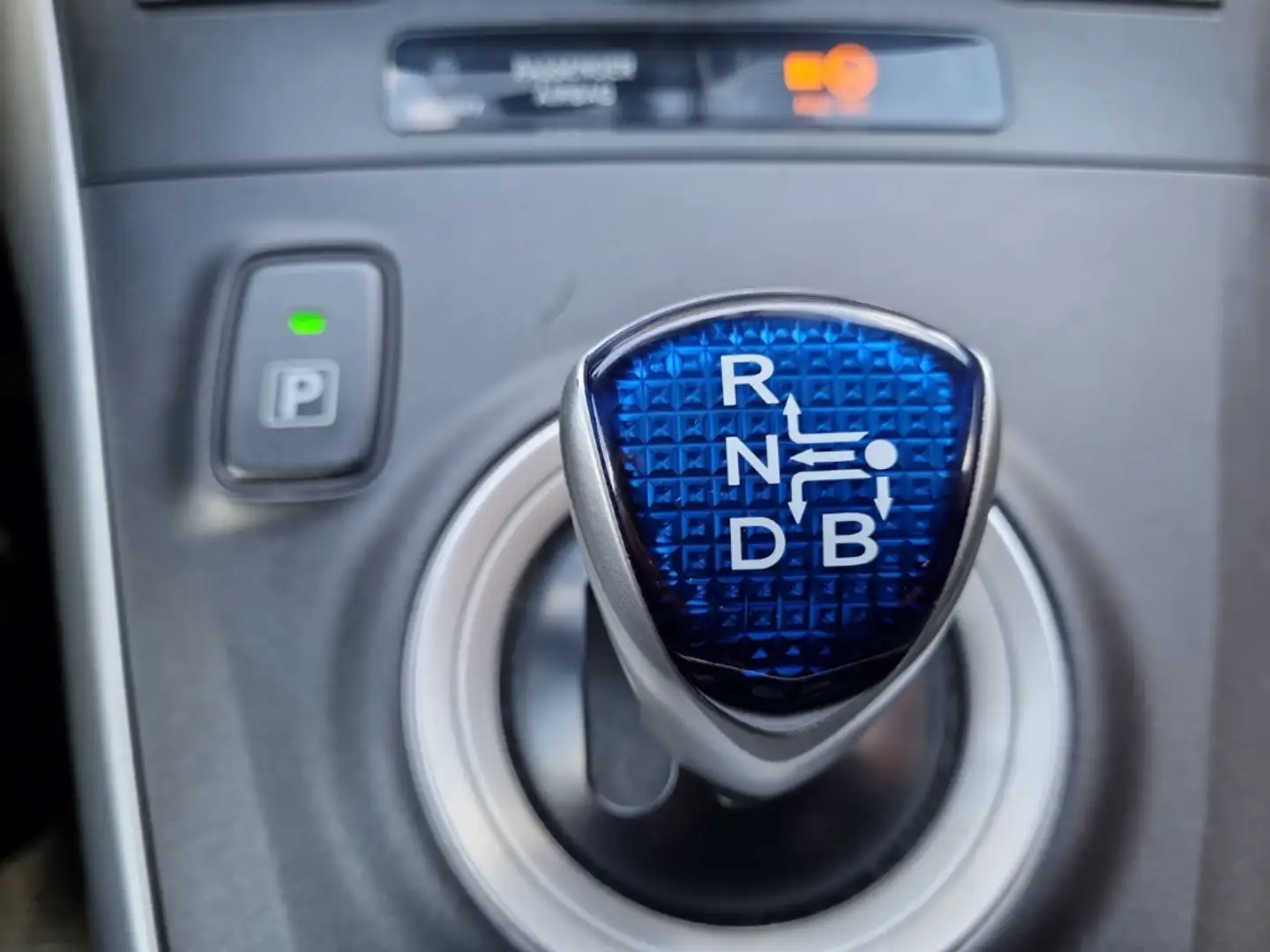 Vehicle image, number 12