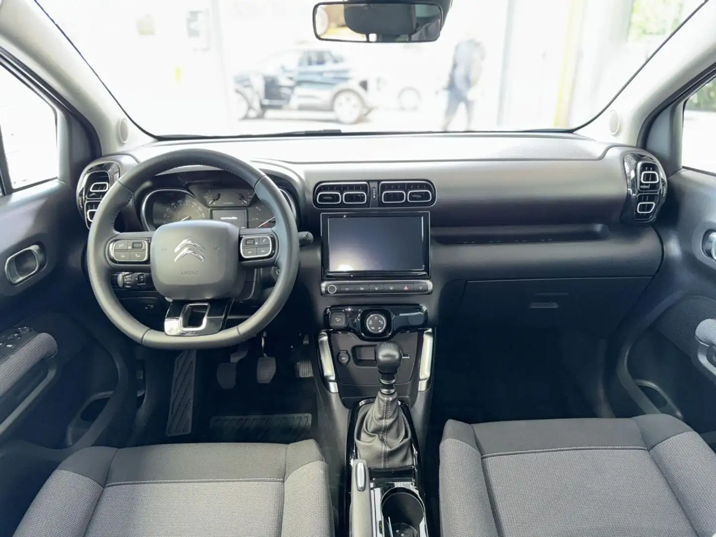 Vehicle image, number 13