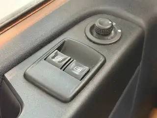 Vehicle image thumbnail, number 13