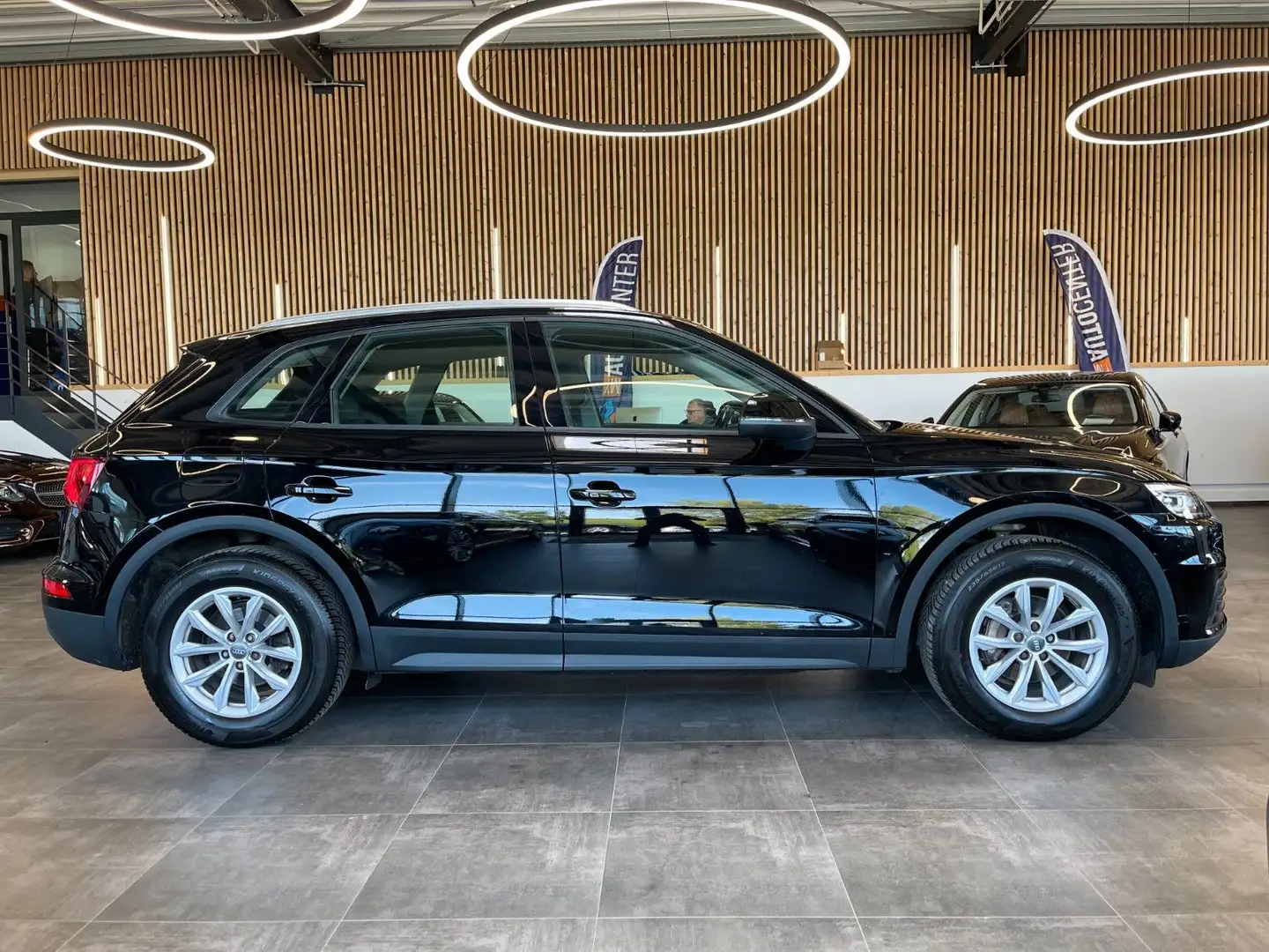 Vehicle image, number 17