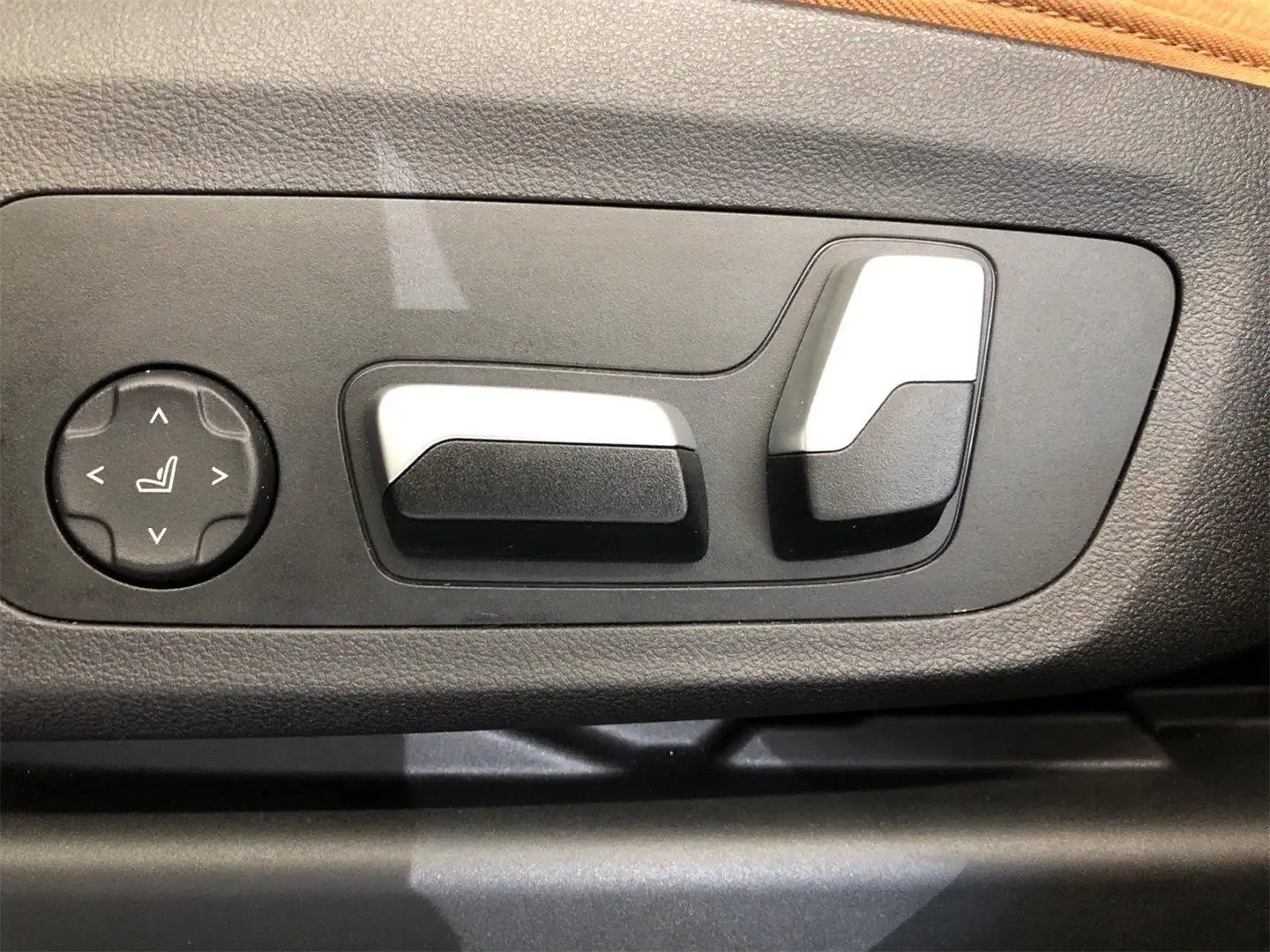 Vehicle image, number 6