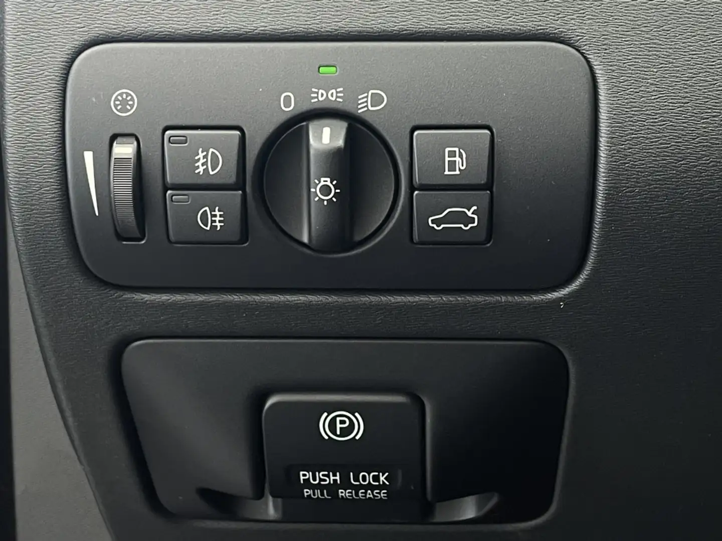 Vehicle image, number 13