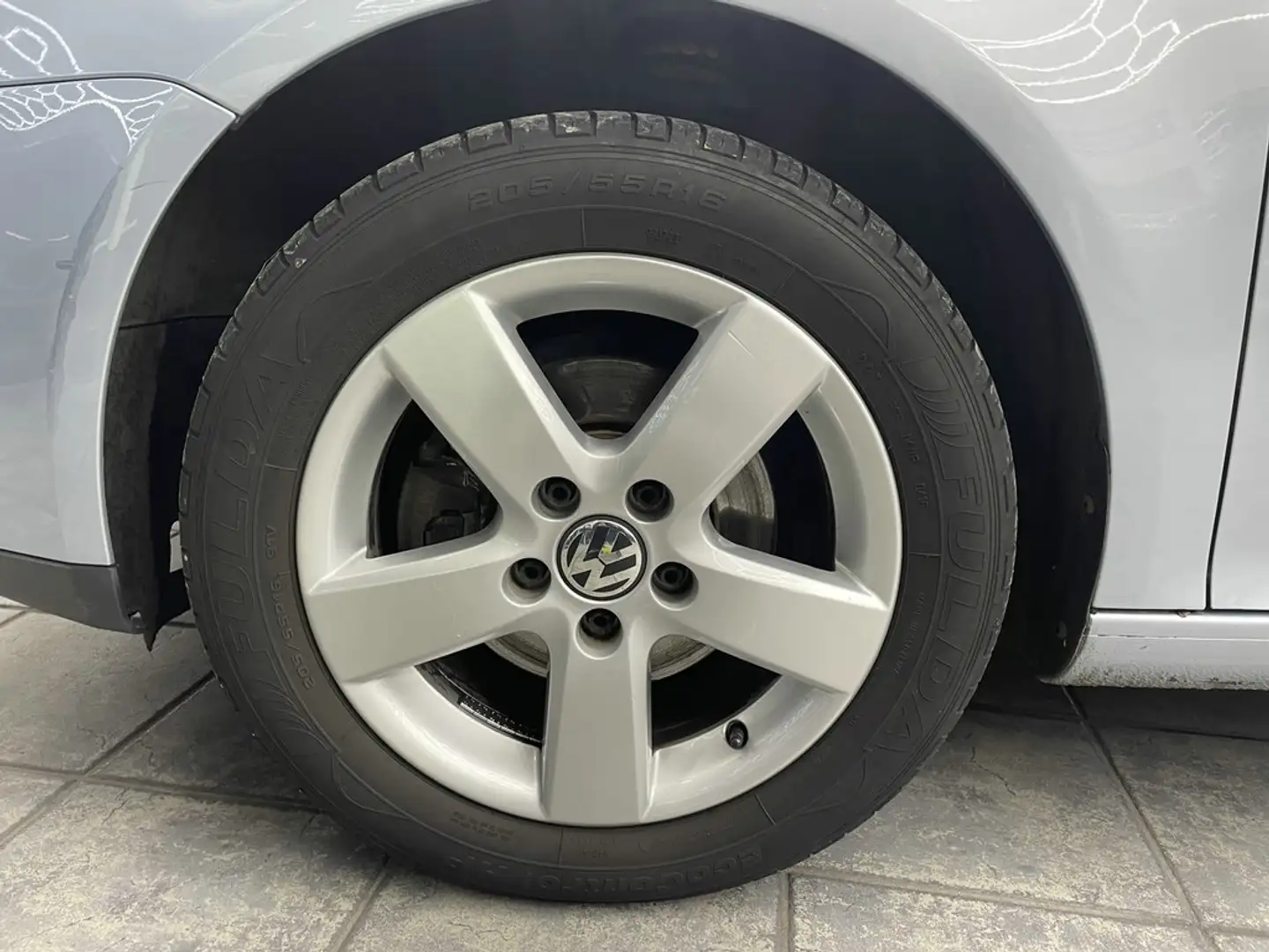 Vehicle image, number 19