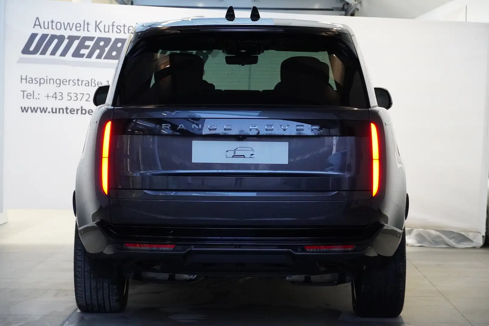 Vehicle image, number 10