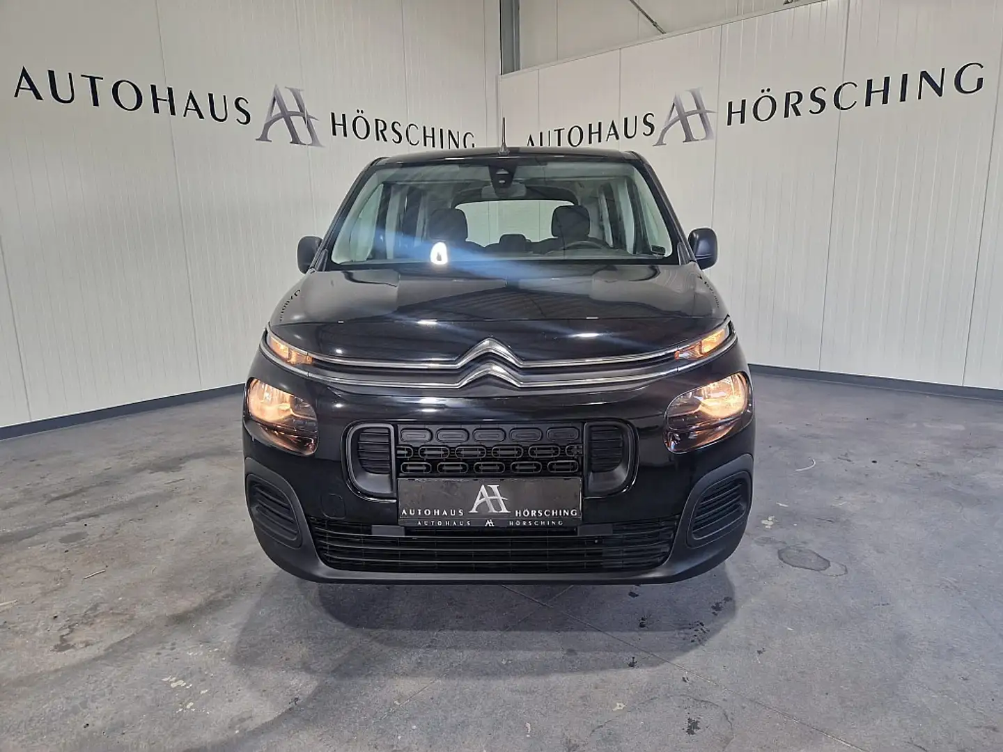 Vehicle image, number 2