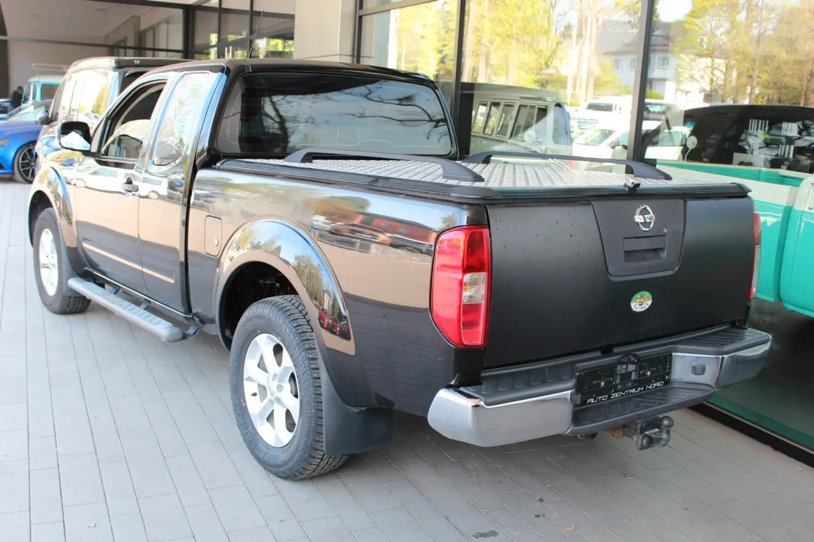 Vehicle image, number 6