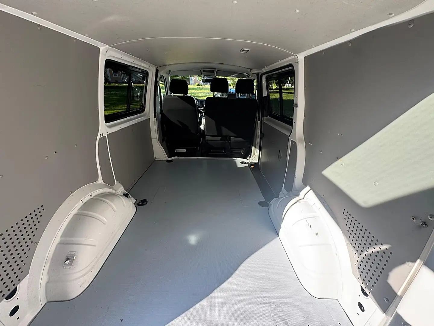 Vehicle image, number 3