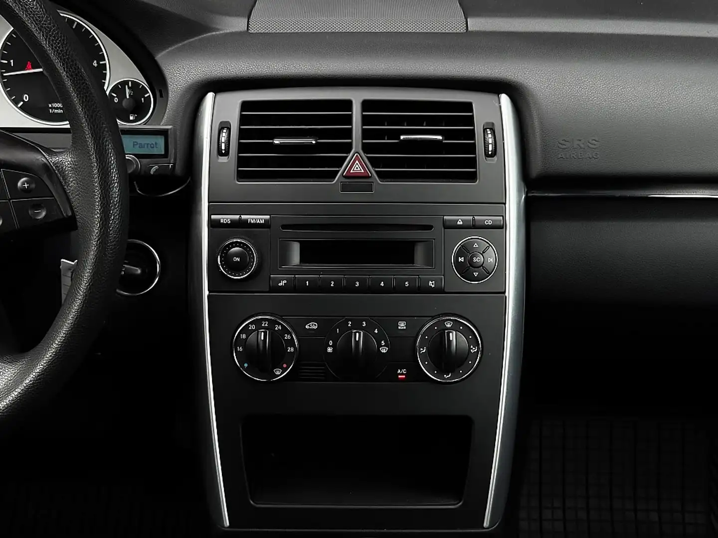 Vehicle image, number 12