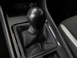 Vehicle image thumbnail, number 6