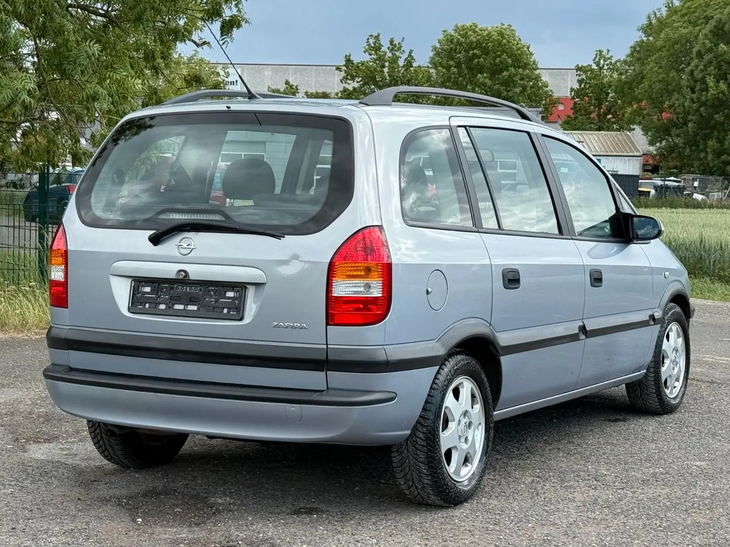 Vehicle image, number 4