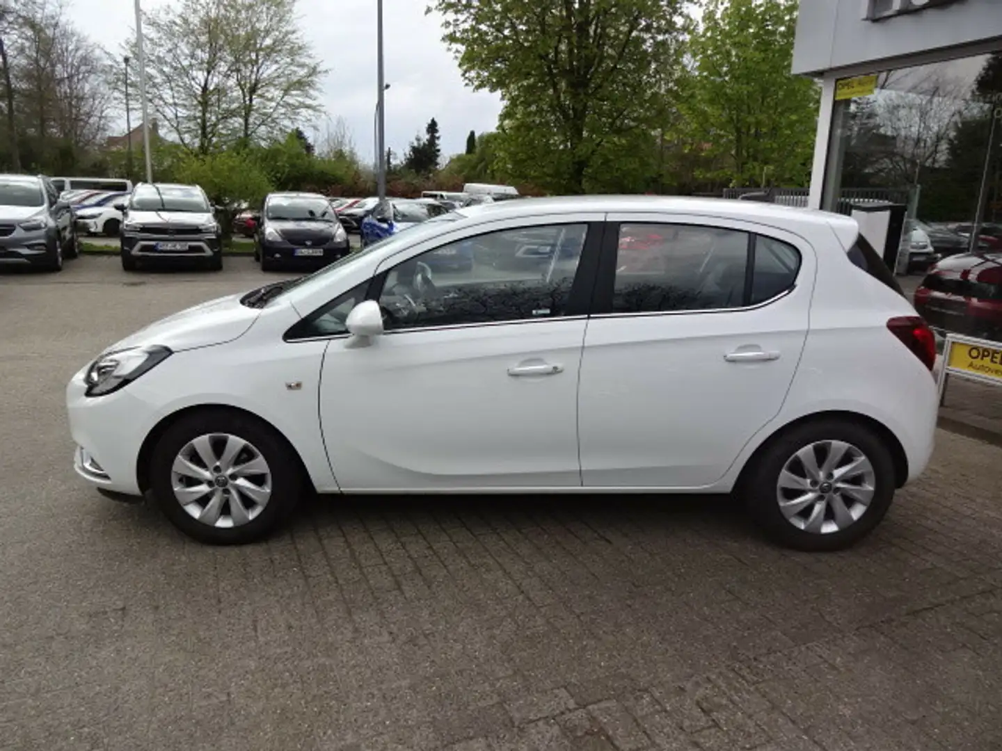 Vehicle image, number 2