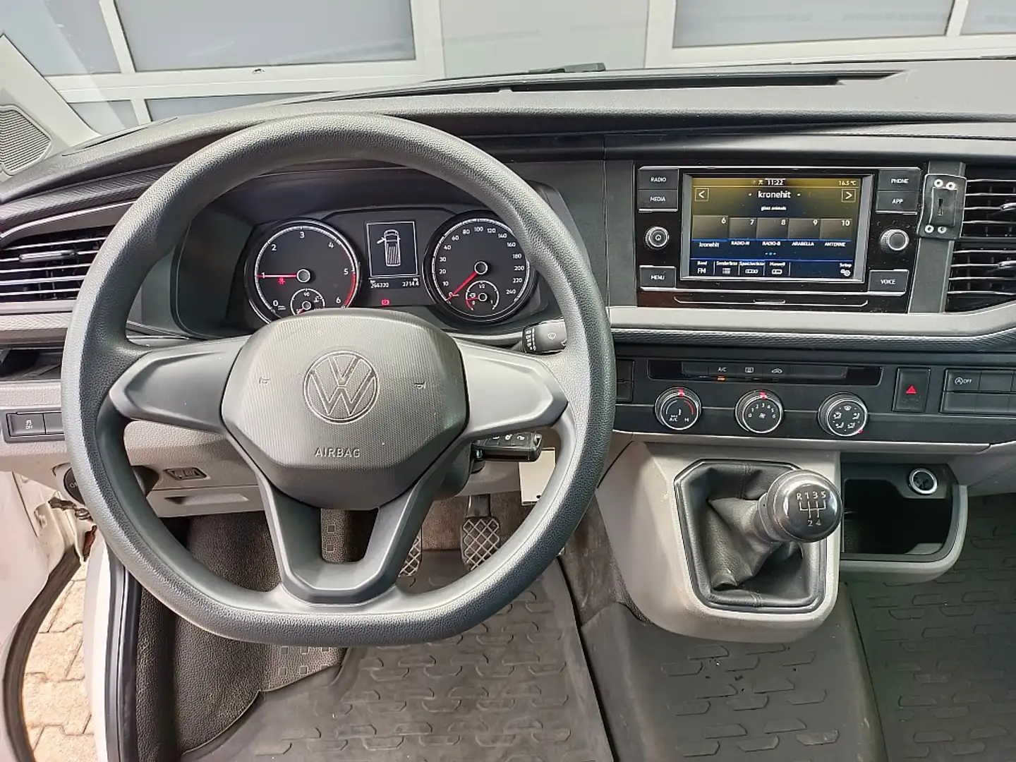 Vehicle image, number 9