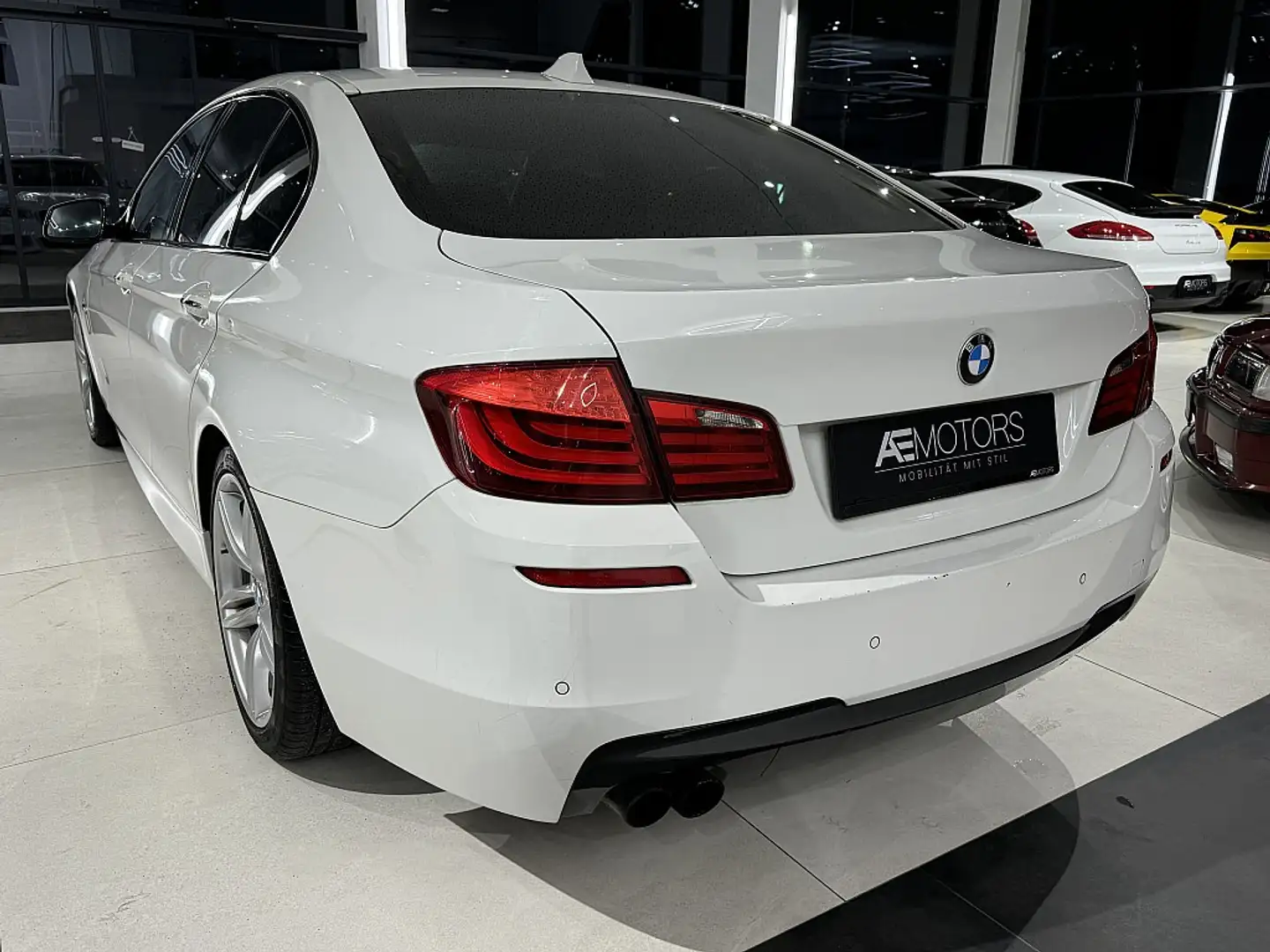 Vehicle image, number 9
