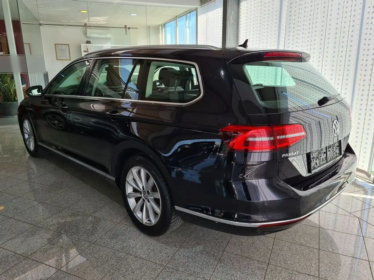 Vehicle image, number 3