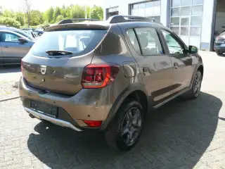 Vehicle image thumbnail, number 24