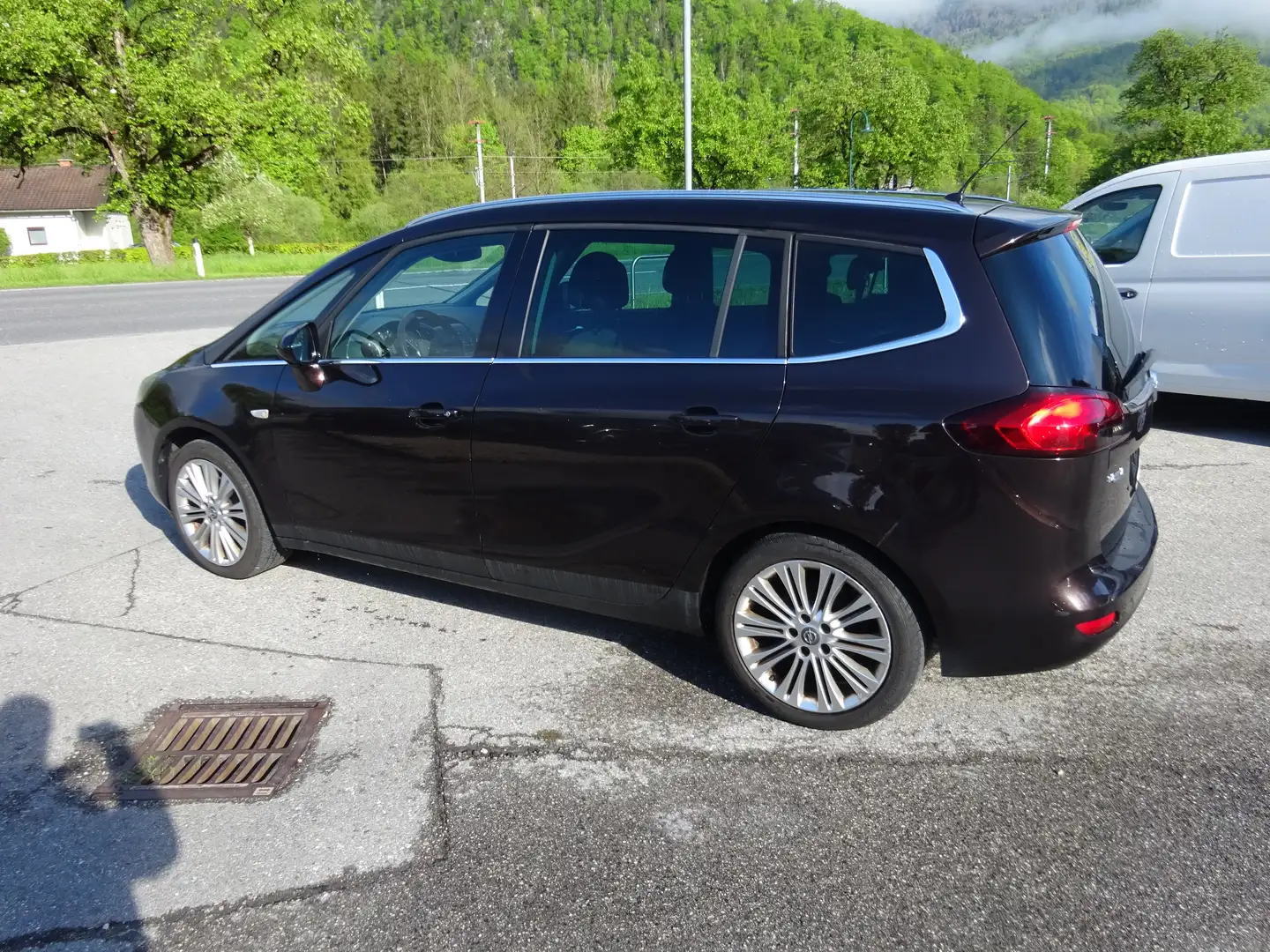 Vehicle image, number 5