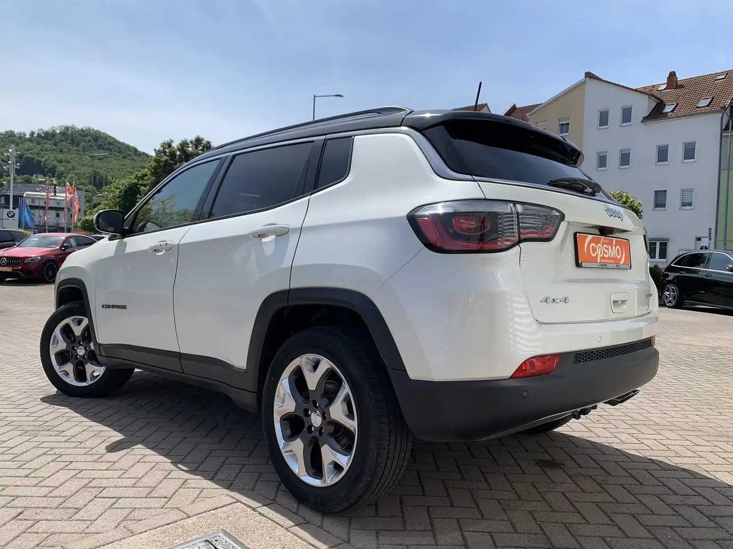 Vehicle image, number 9