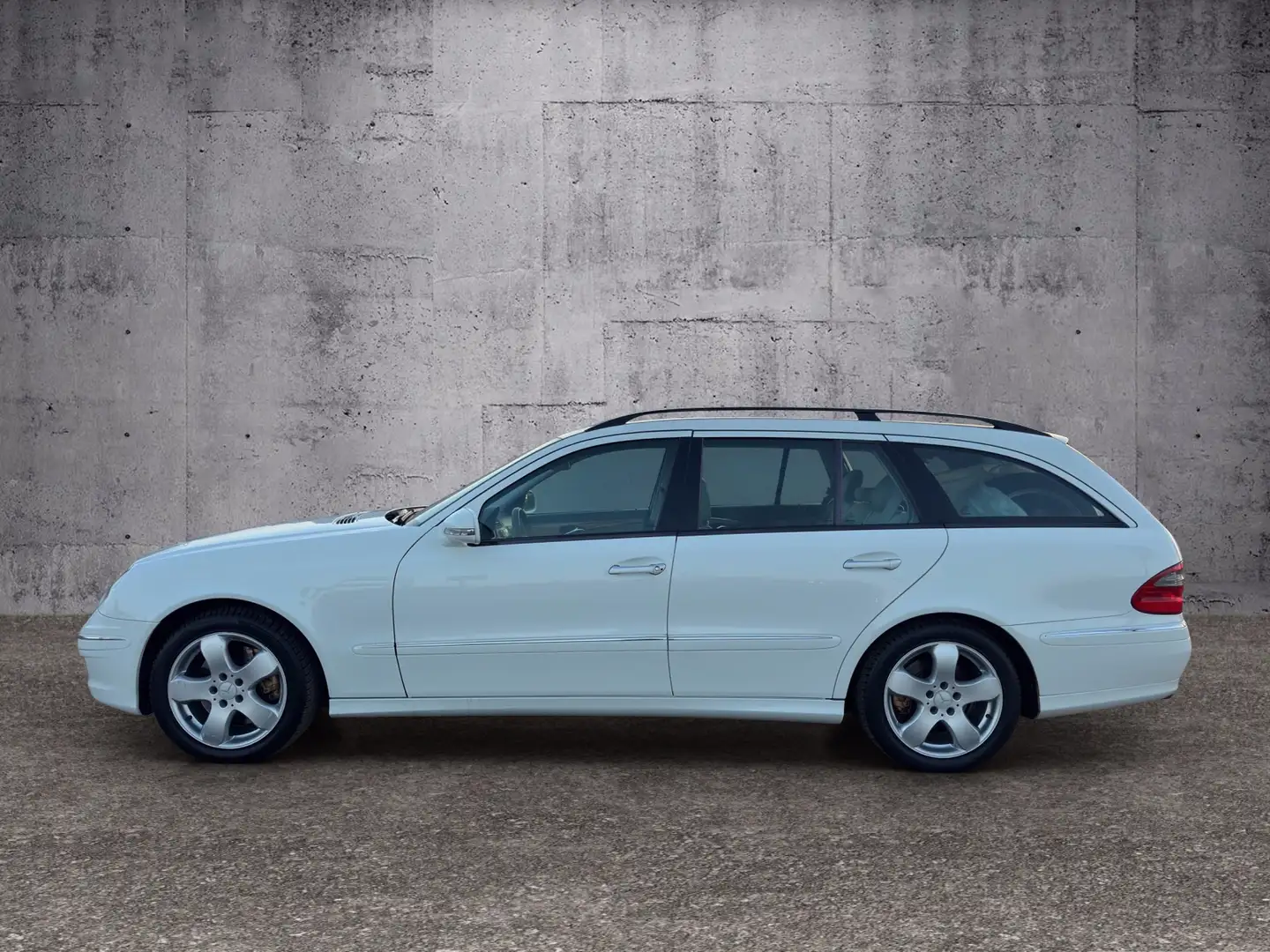 Vehicle image, number 8