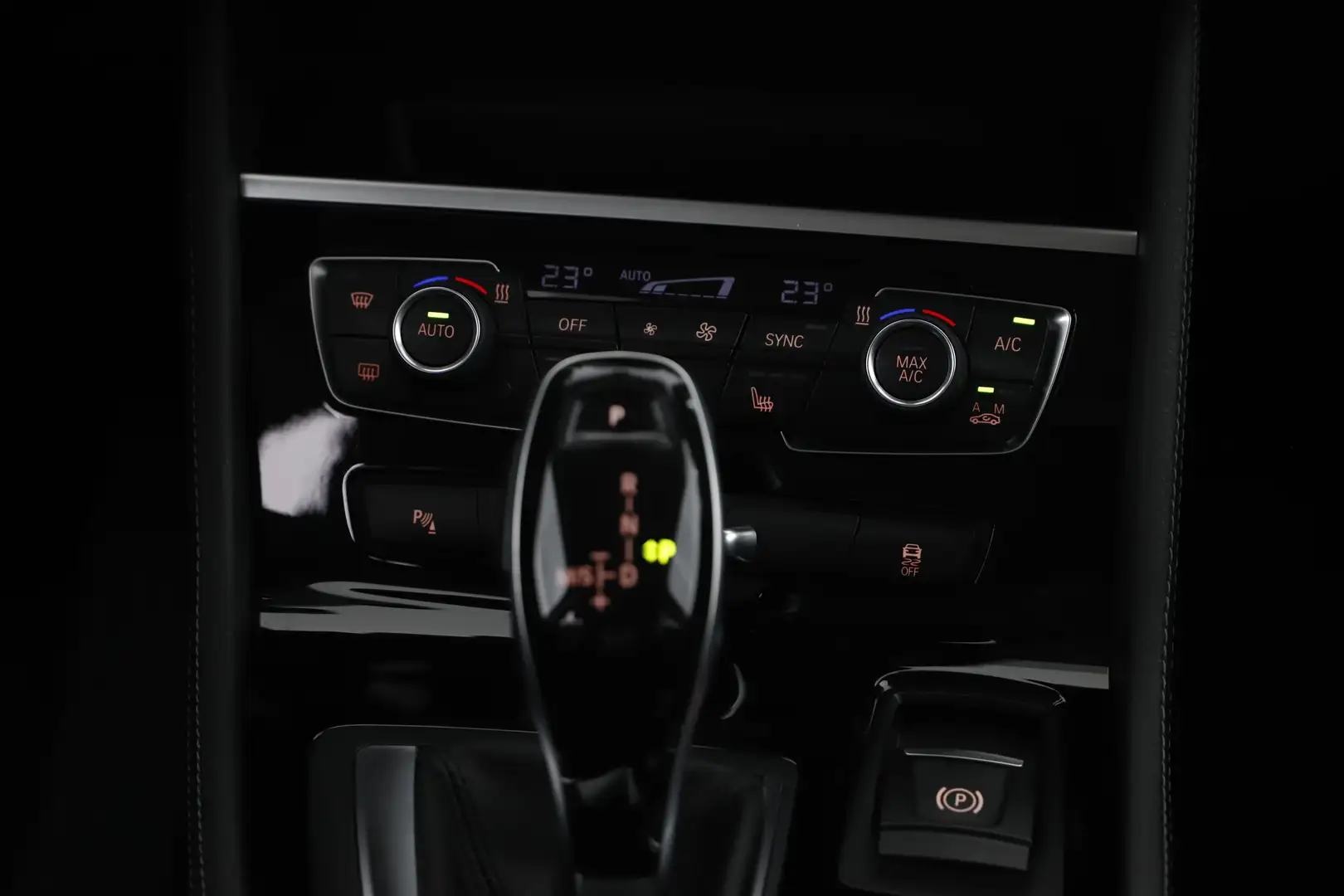 Vehicle image, number 13