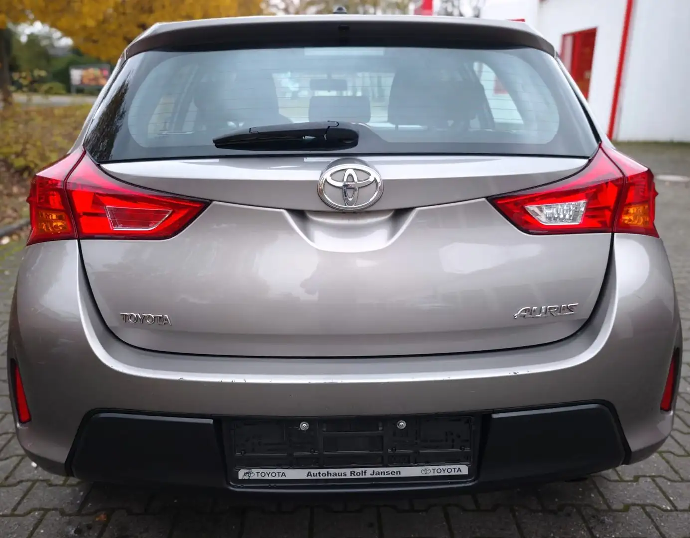Vehicle image, number 6
