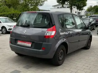 Vehicle image thumbnail, number 5