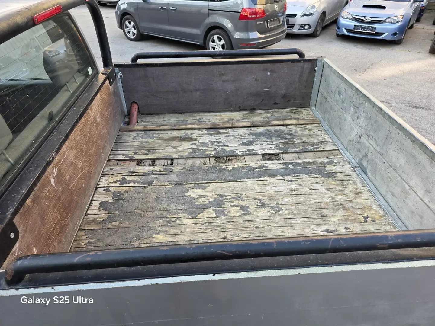 Vehicle image, number 12