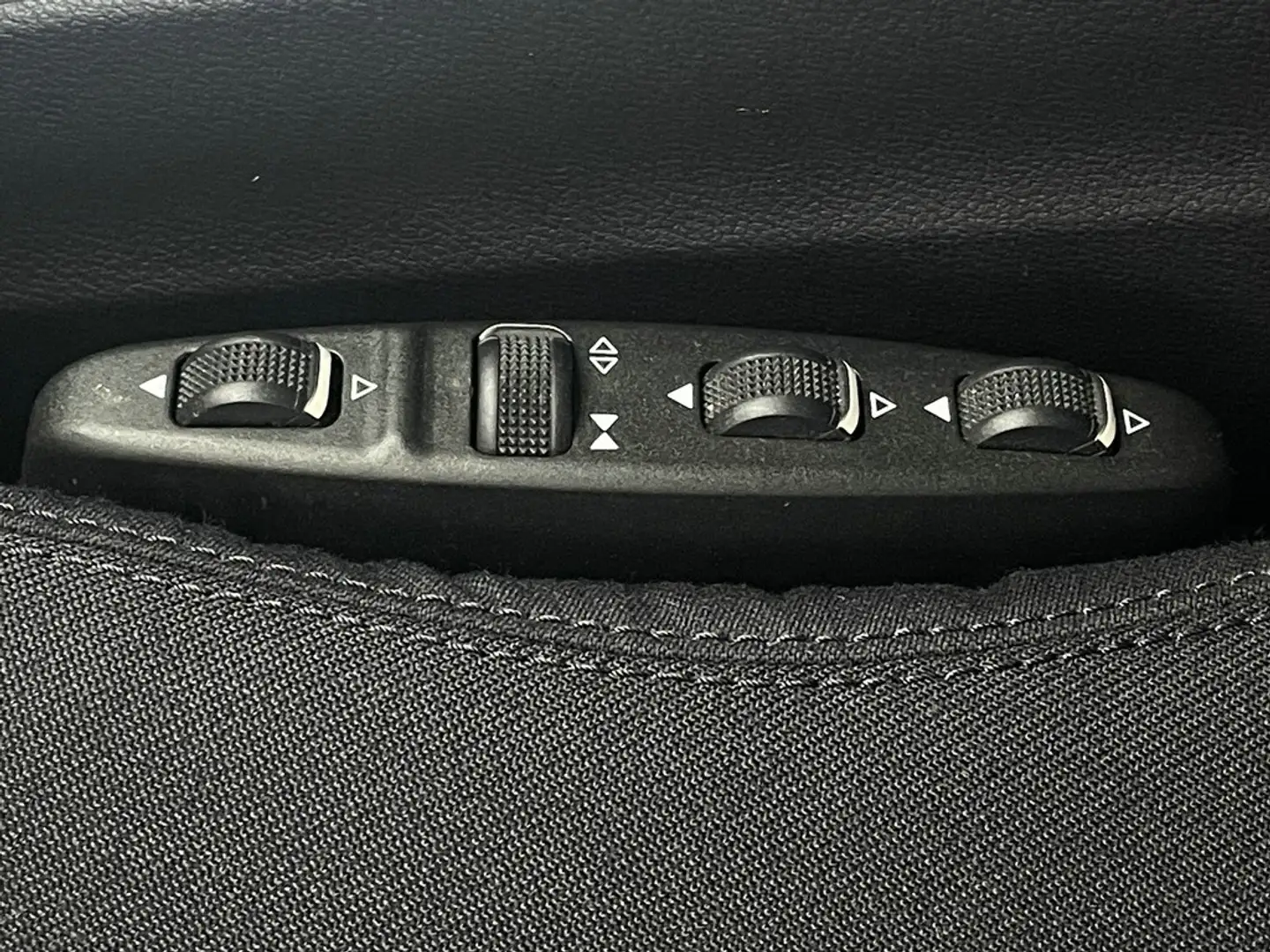 Vehicle image, number 16