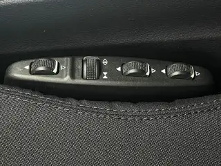 Vehicle image thumbnail, number 16