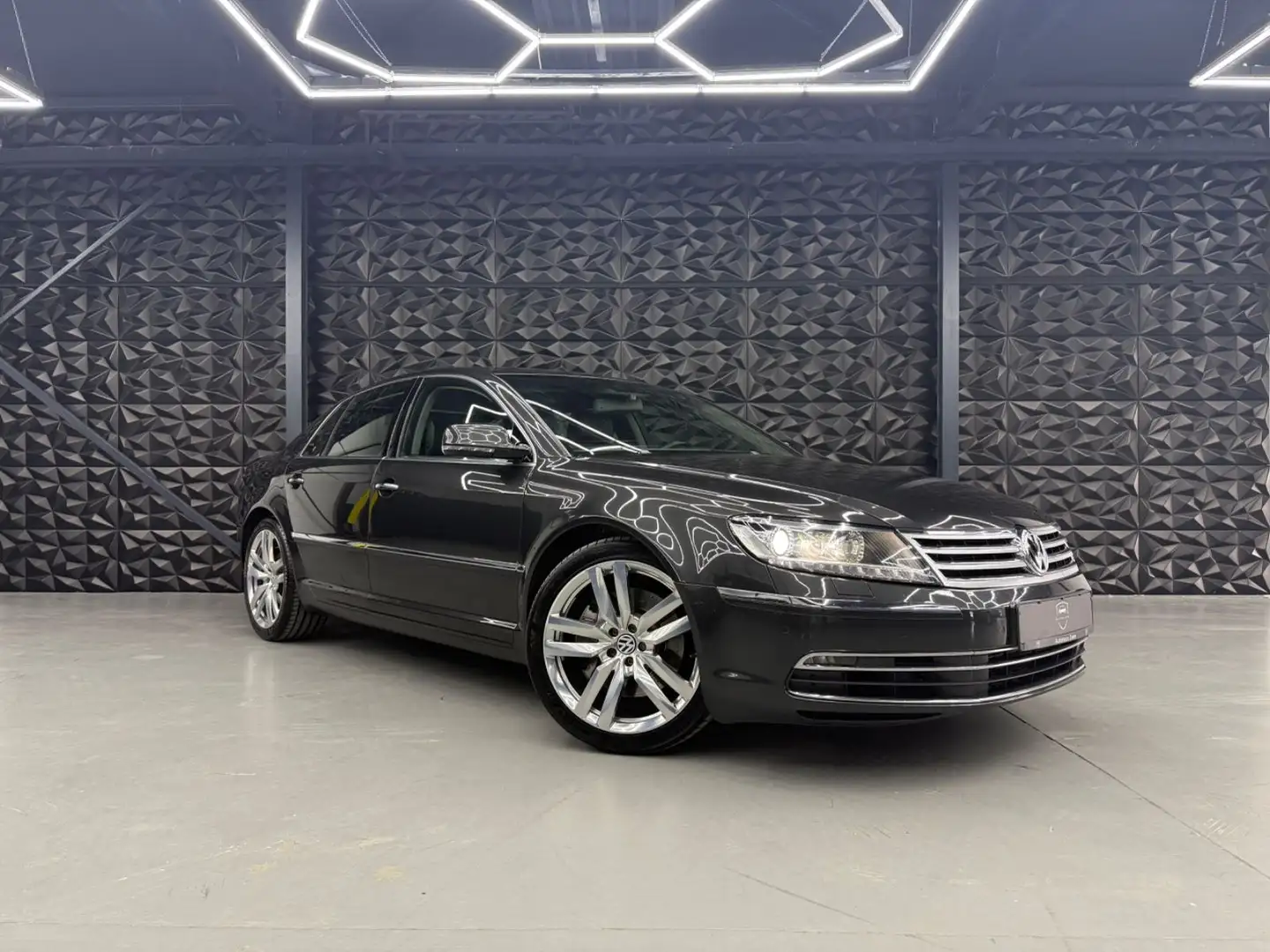 Vehicle image, number 19