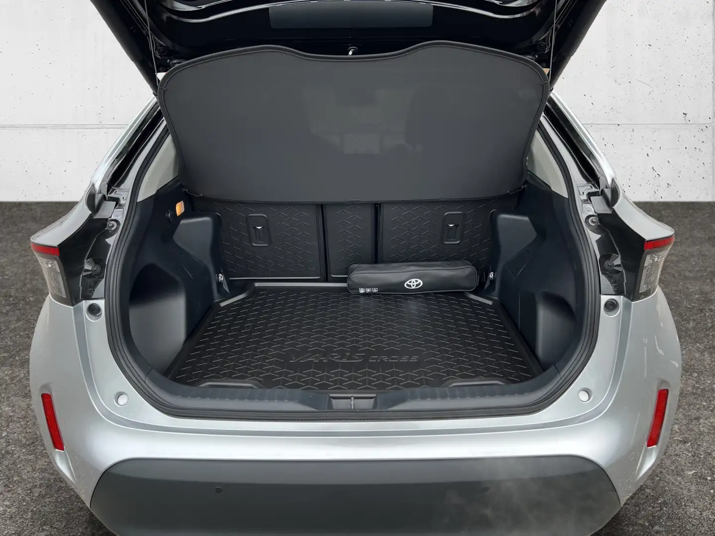 Vehicle image, number 4
