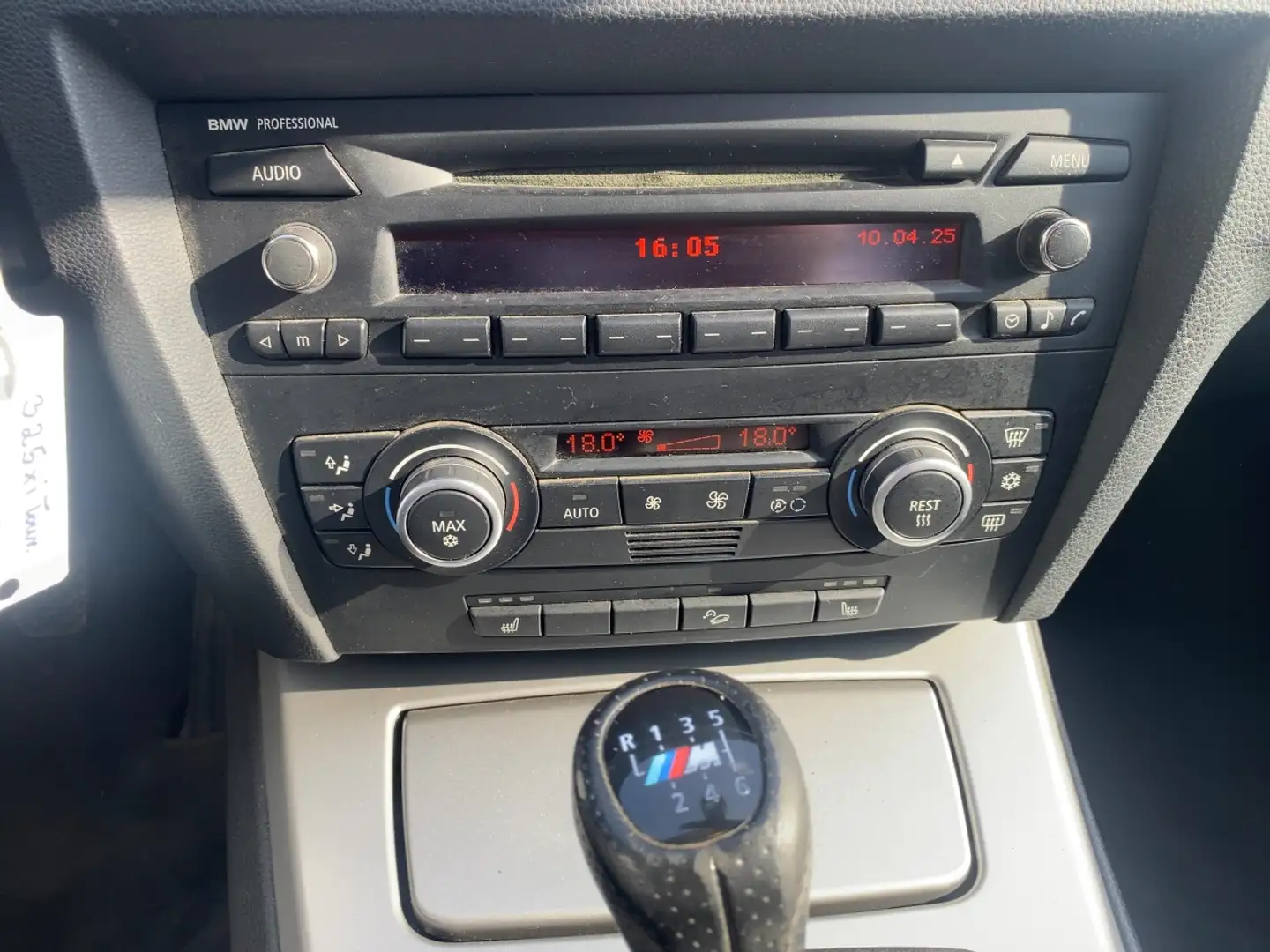 Vehicle image, number 12