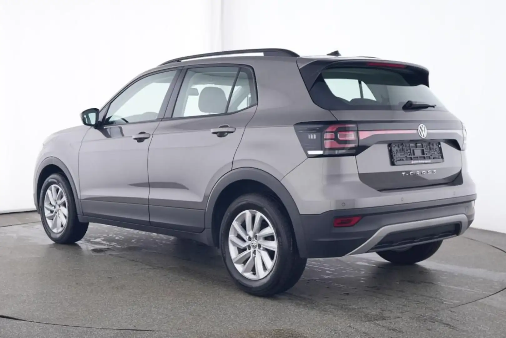 Vehicle image, number 3