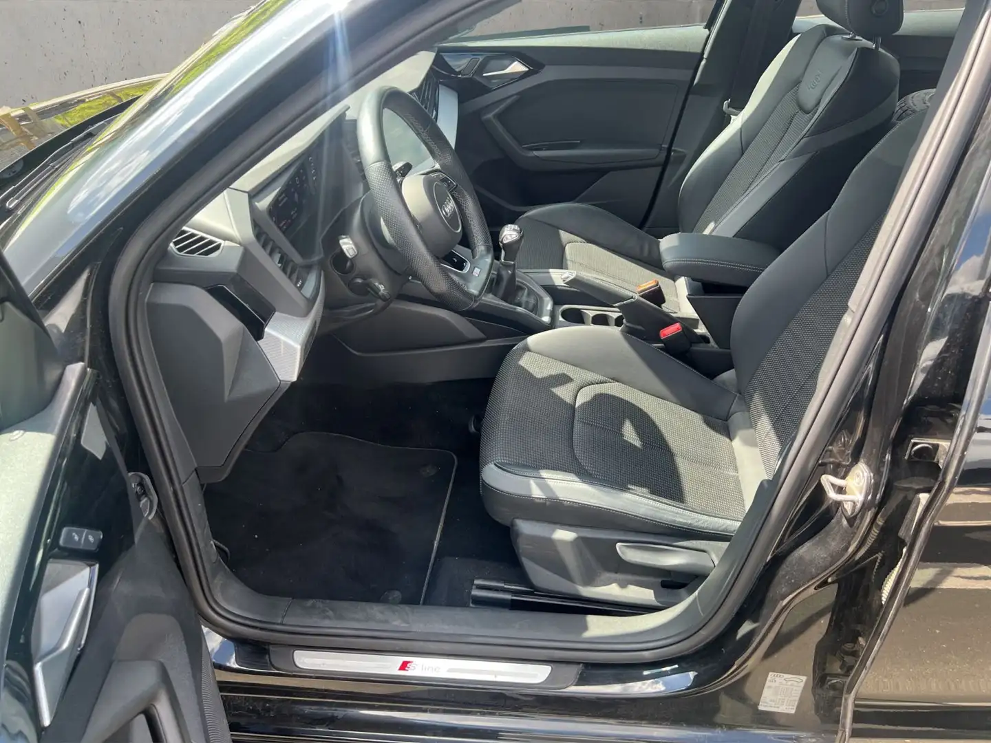 Vehicle image, number 8