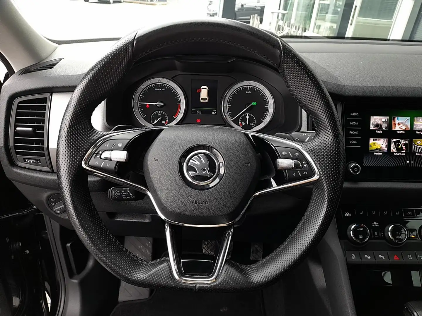 Vehicle image, number 3