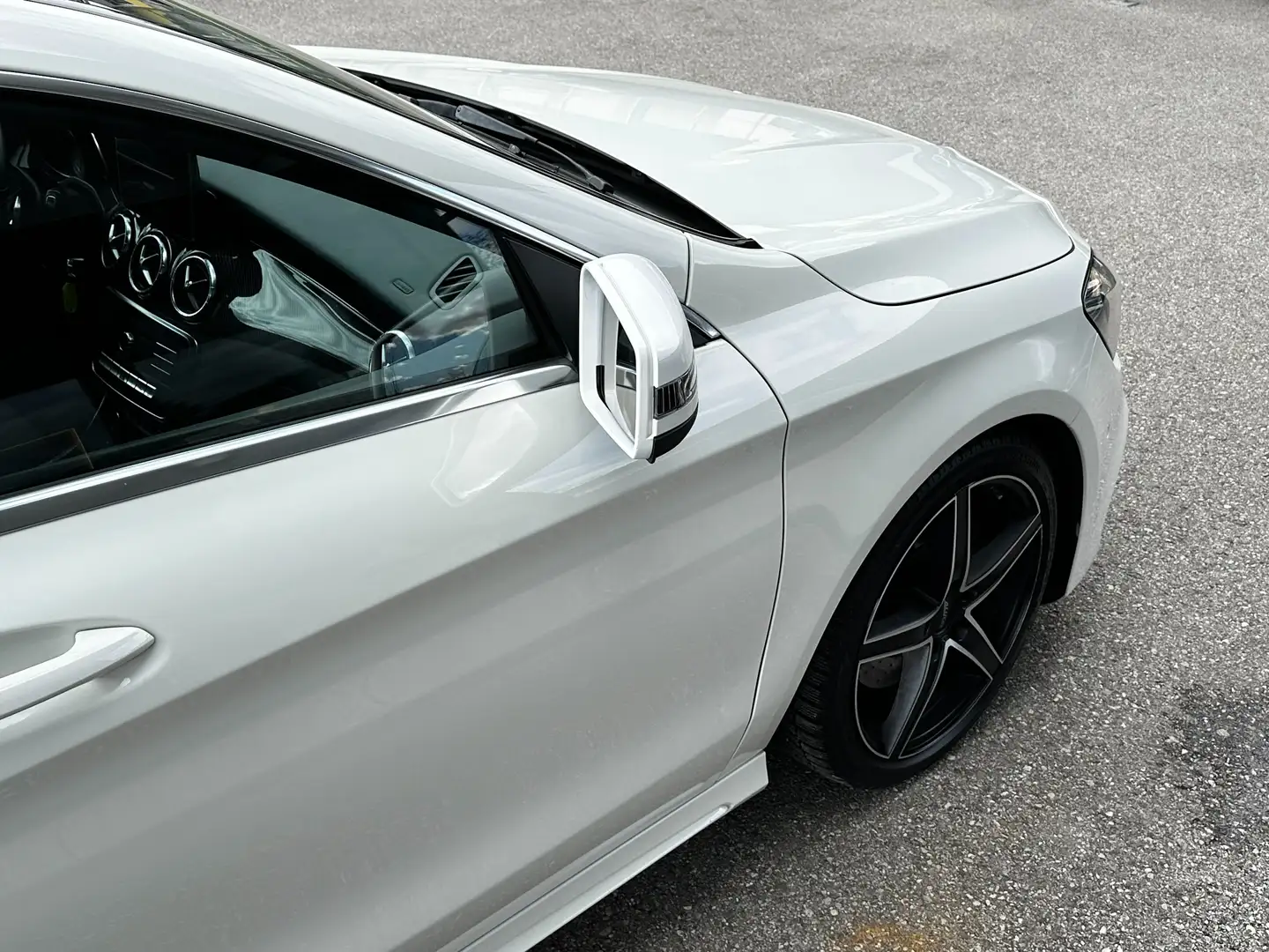 Vehicle image, number 12