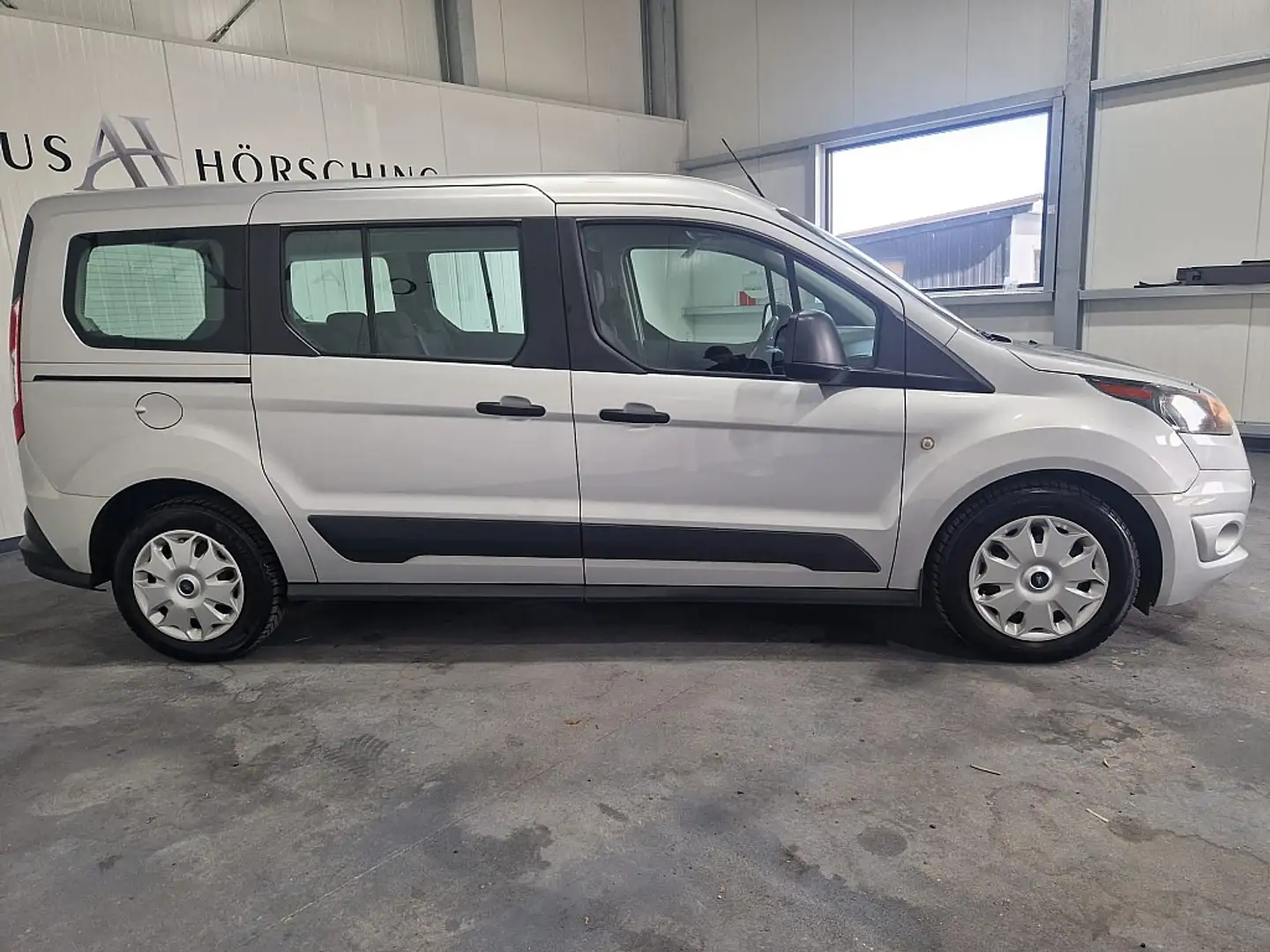 Vehicle image, number 8
