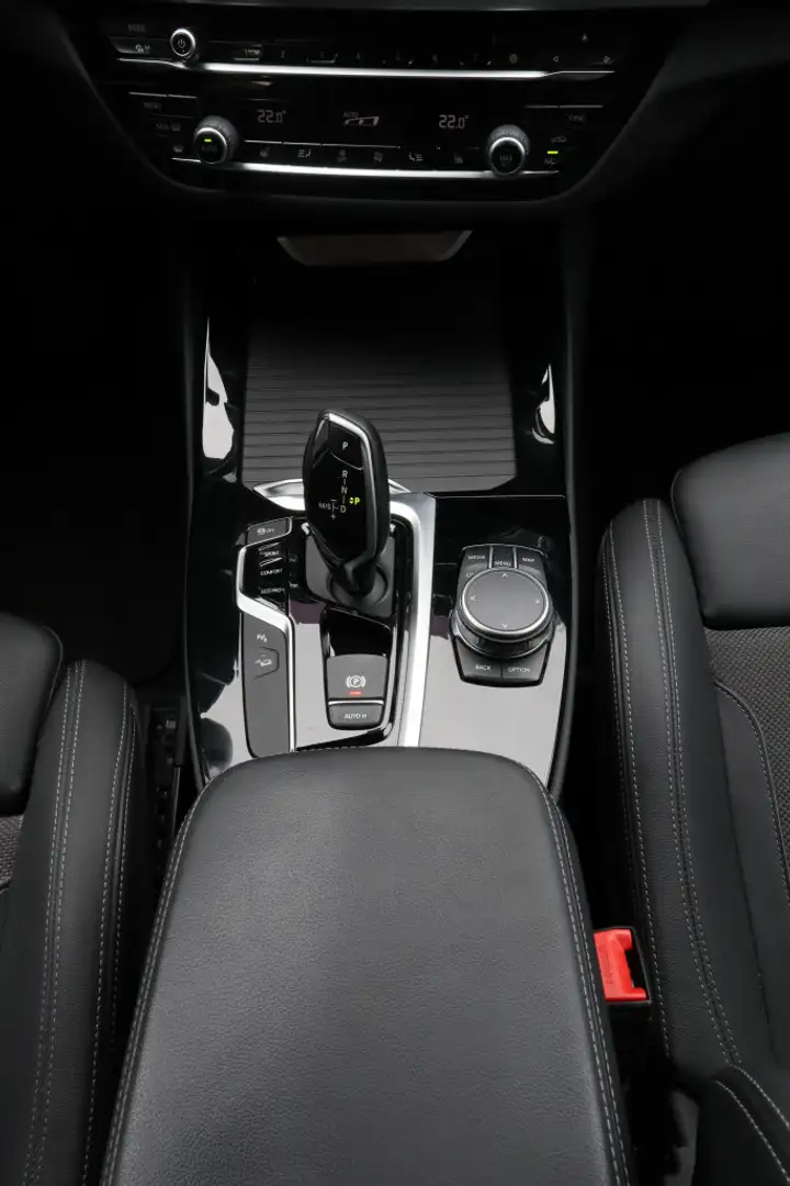 Vehicle image, number 13