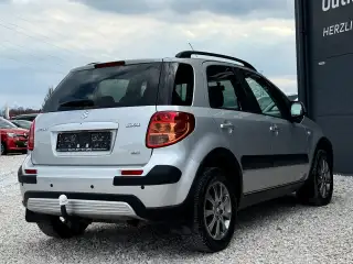 Vehicle image thumbnail, number 6