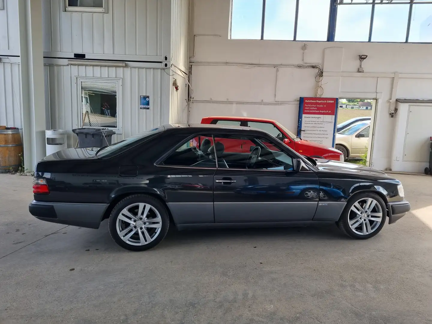 Vehicle image, number 4