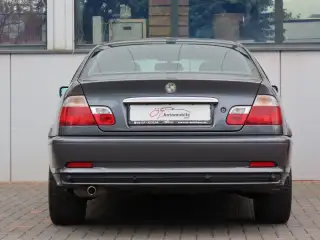 Vehicle image thumbnail, number 4