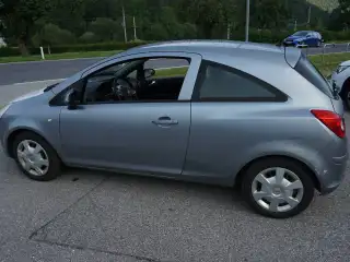 Vehicle image thumbnail, number 4