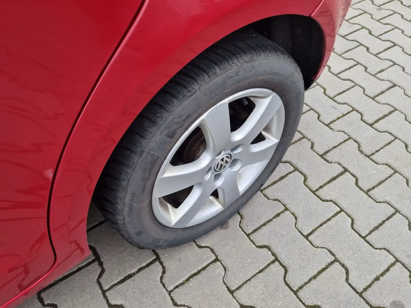 Vehicle image, number 8