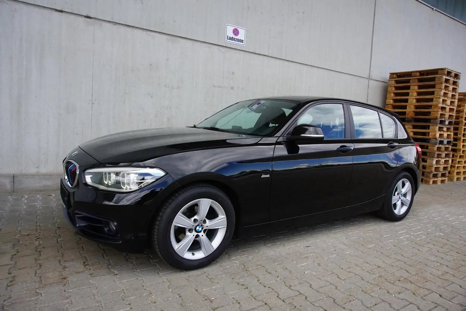Vehicle image, number 4