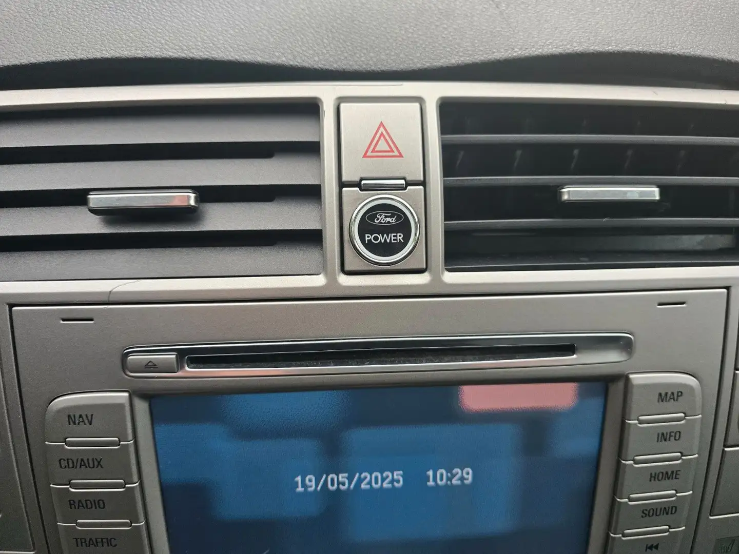 Vehicle image, number 19
