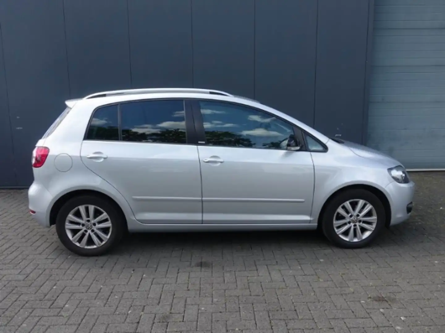 Vehicle image, number 14