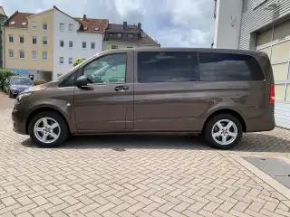 Vehicle image thumbnail, number 9